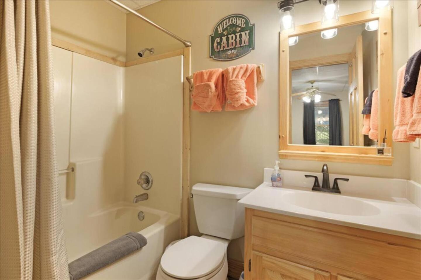 5Br Smoky Cabin Hot Tub, Games, 1 Mi To Parkway Pigeon Forge Bagian luar foto