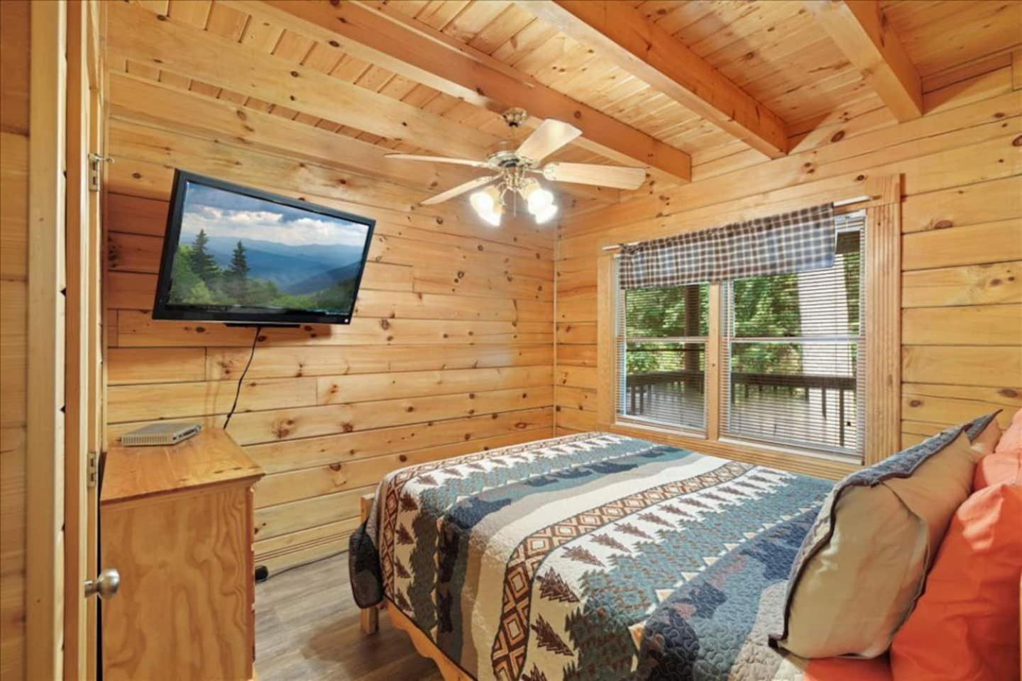 5Br Smoky Cabin Hot Tub, Games, 1 Mi To Parkway Pigeon Forge Bagian luar foto