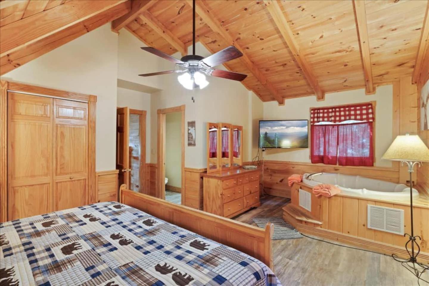 5Br Smoky Cabin Hot Tub, Games, 1 Mi To Parkway Pigeon Forge Bagian luar foto