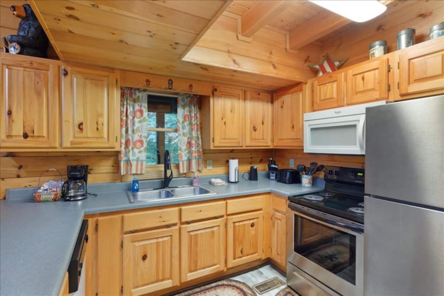 5Br Smoky Cabin Hot Tub, Games, 1 Mi To Parkway Pigeon Forge Bagian luar foto