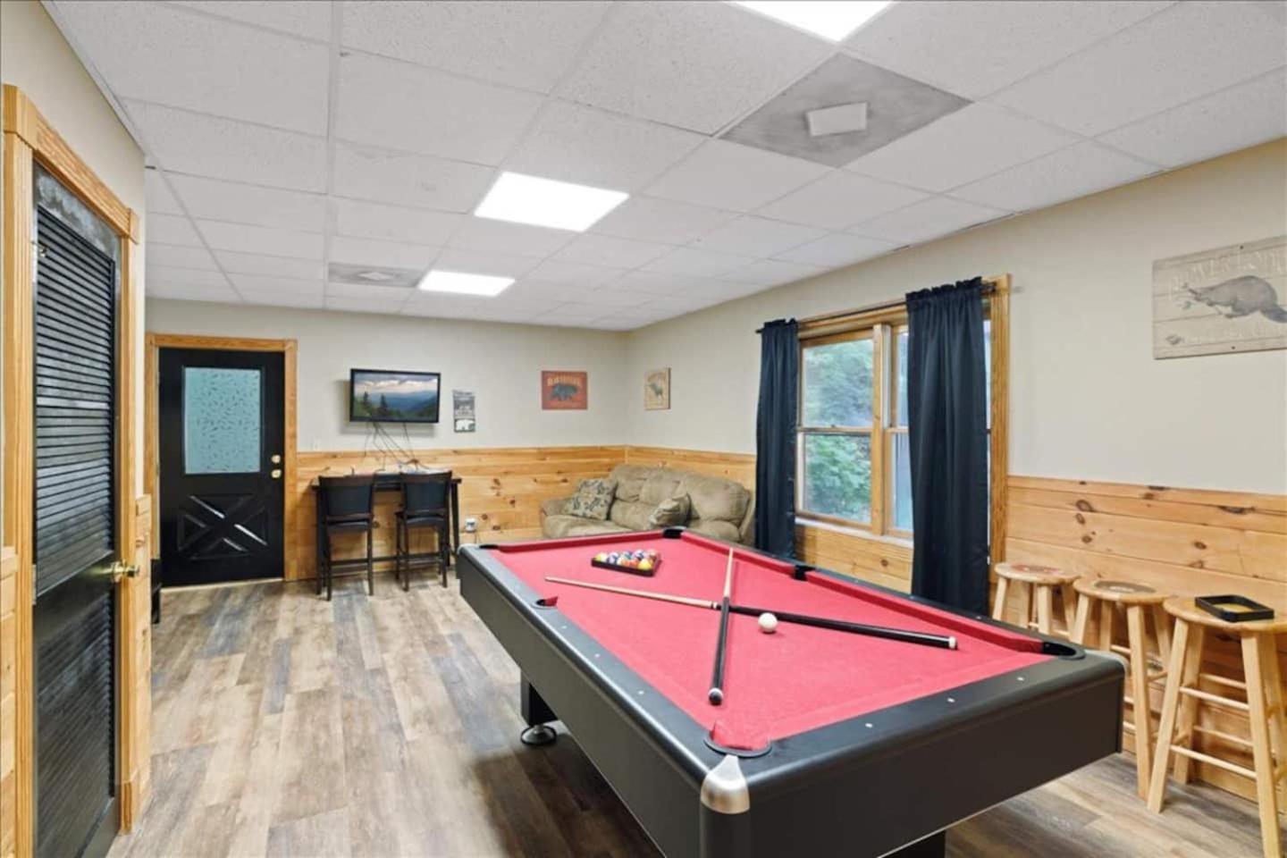 5Br Smoky Cabin Hot Tub, Games, 1 Mi To Parkway Pigeon Forge Bagian luar foto